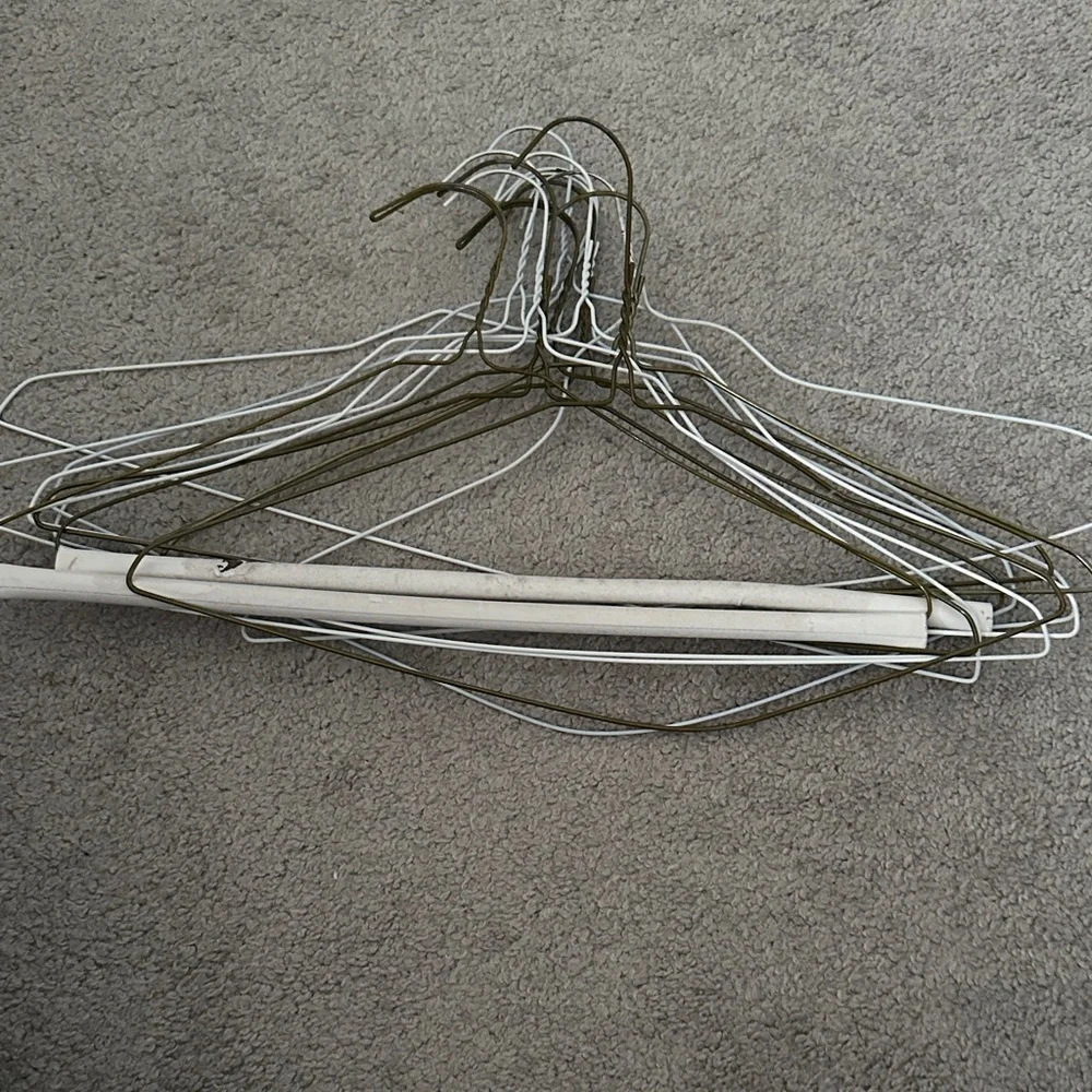 Set of Wire Hangers in White and Gray